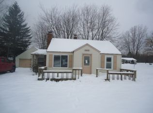 2421 Bartlett Rd, Smiths Creek, MI 48074