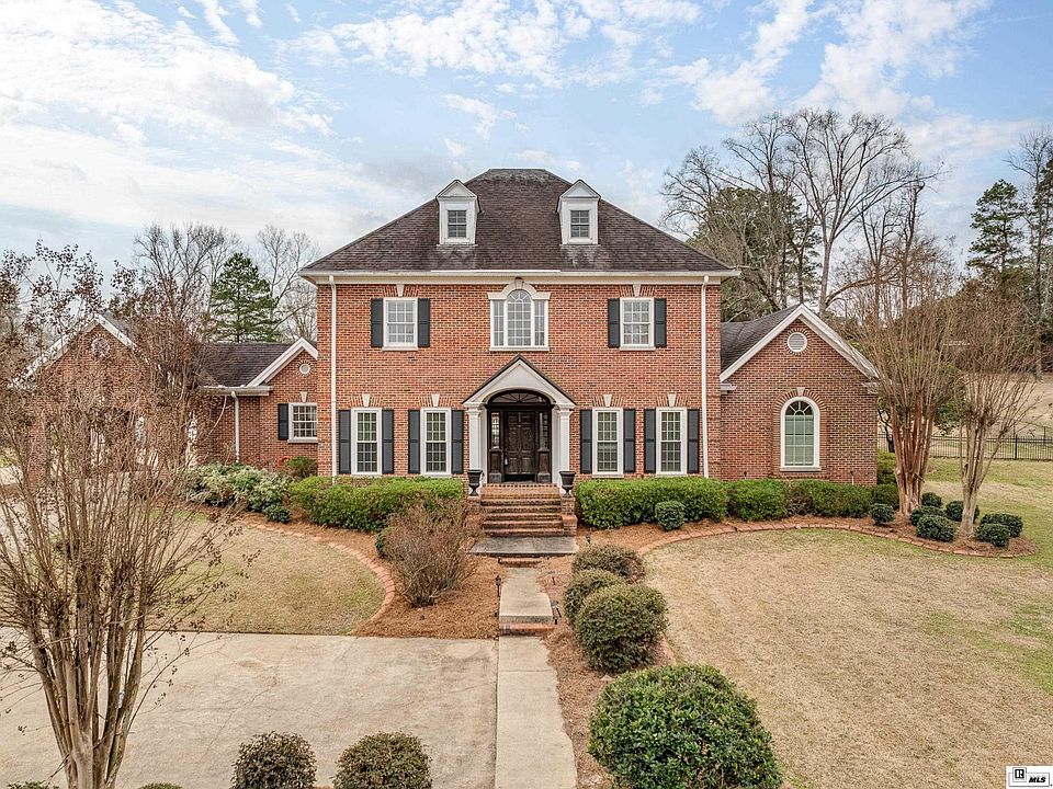 1st image of 210 Petrus Cir