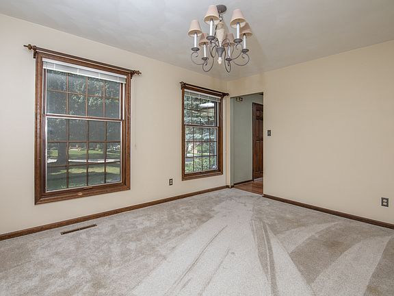 4th image of 1820 Arnold Ave