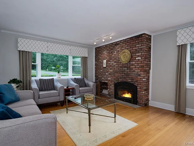 116 School House Ln — Photo 11