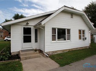 2010 Danforth Ln, Oregon, OH 43616