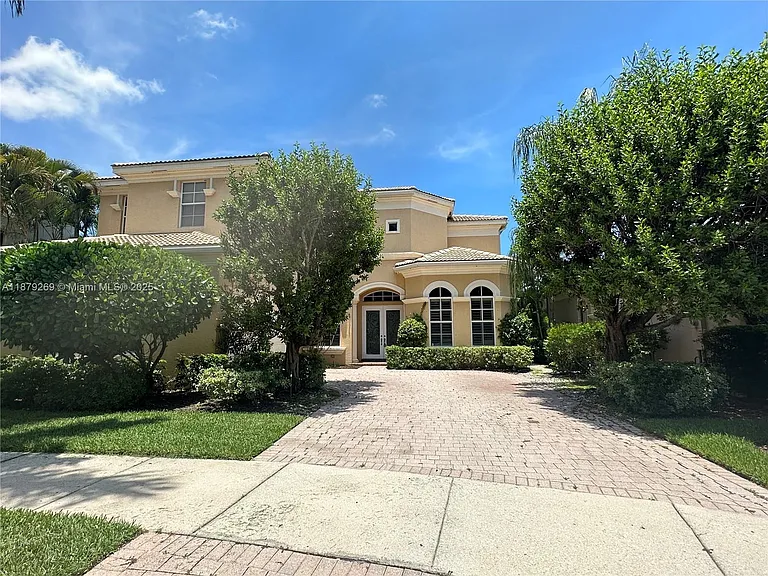 138 Tranquilla Dr — Photo 1