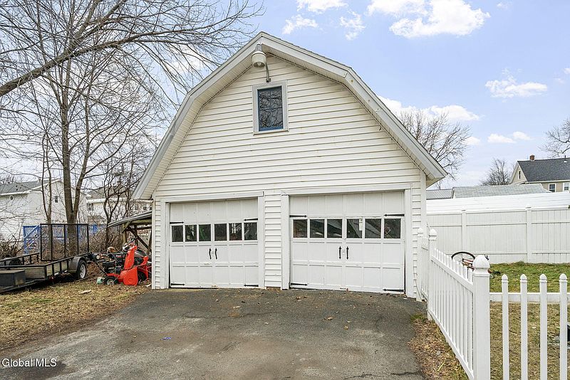 4th image of 1301 Belmont Avenue
