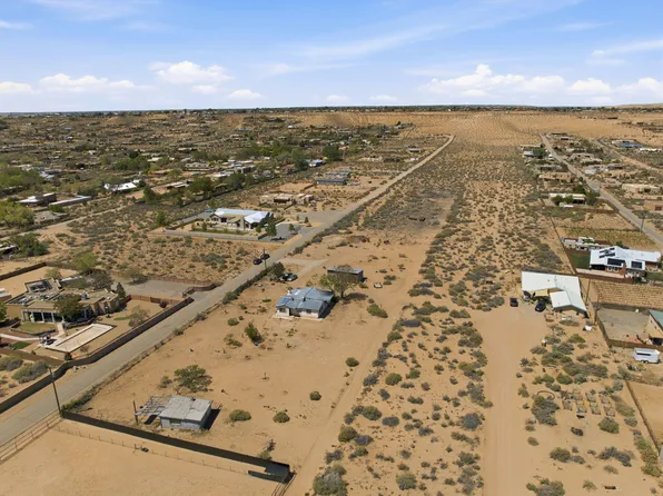 710 Perfecto Lopez Rd, Corrales, NM 87048