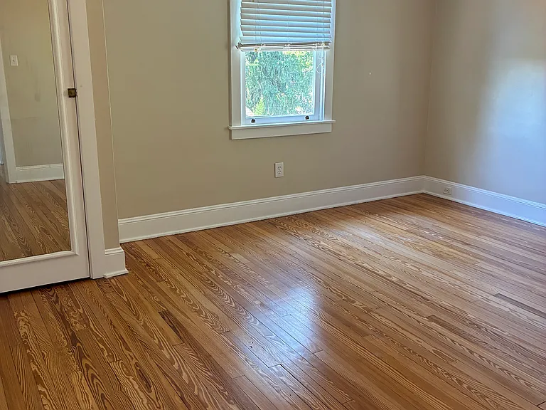 111 Marshall St — Photo 8