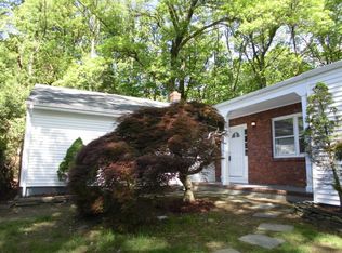 19 Foxwood Ln, Randolph, NJ 07869