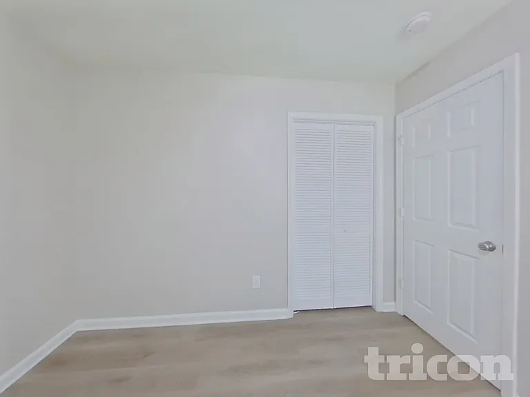 158 Bonhomme Cir — Photo 10