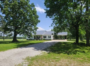 905 Spinks Rd, Locust Grove, AR 72550