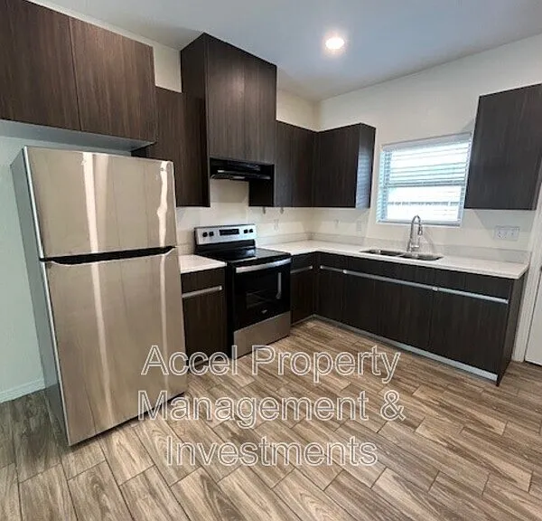 1012 W La Pointe Ave #1 — Photo 3