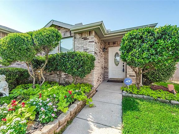 2nd image of 1009 Stone Chapel Way