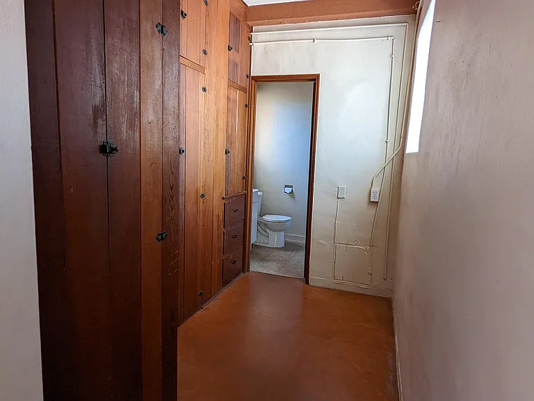 1040 N Campbell Ave — Photo 9