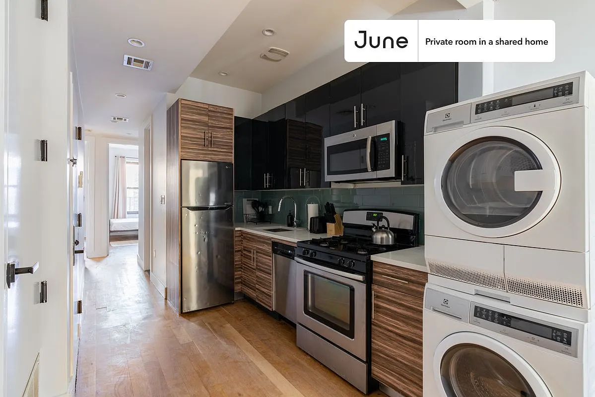Full bedroom in 3 bed/1 bath home in Central Harlem #1090 C — Photo 4