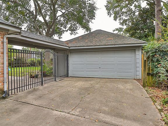 4th image of 5307 Green Springs Dr