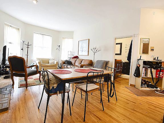 3rd image of 315 W 74th St APT 3B