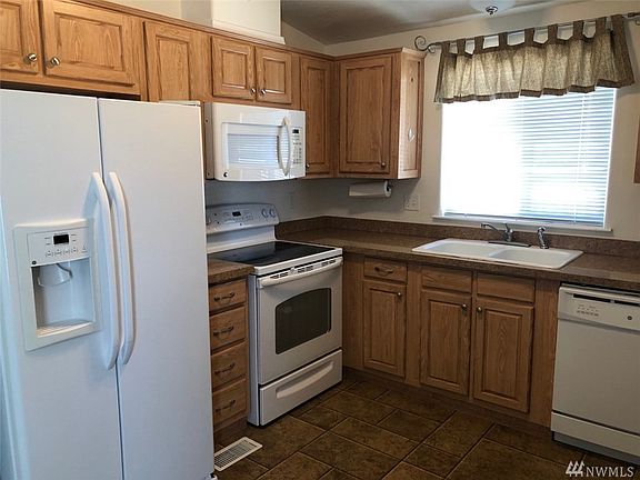 5th image of 18501 52nd Ave W Unit 19