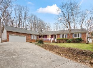 308 Wellington Dr, Matthews, NC 28104