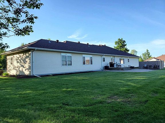 4th image of 112 Oakwood Ct