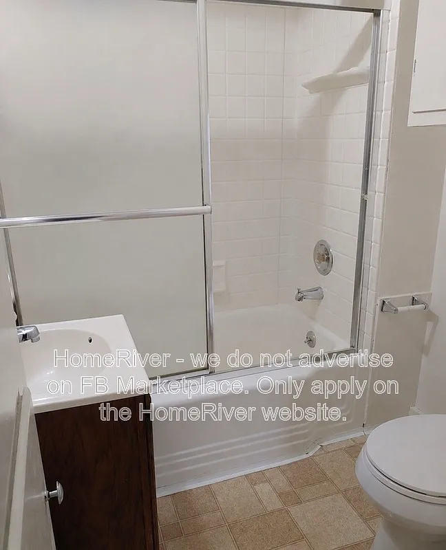 1 bed, 1.0 bath, 2498 sqft, $875 — Photo 3