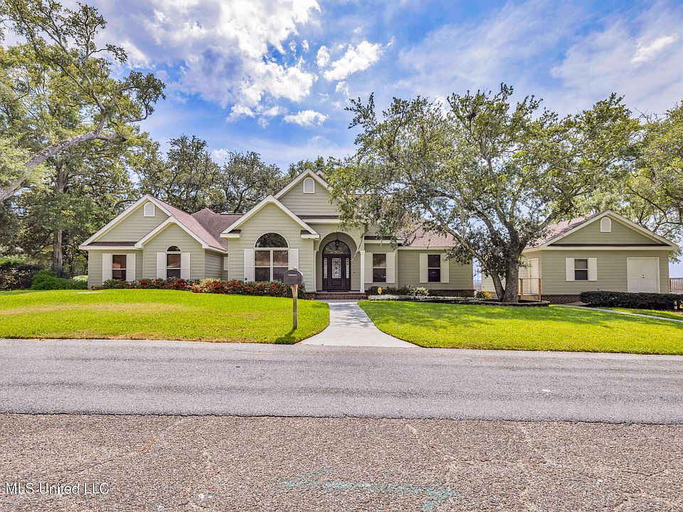 1st image of 3512 Celeste Ave