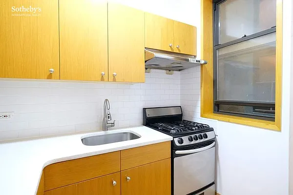 Rented by Sotheby's International Realty | media 9