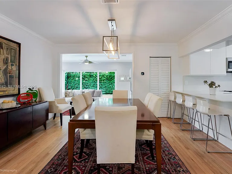 1556 Catalonia Ave — Photo 4