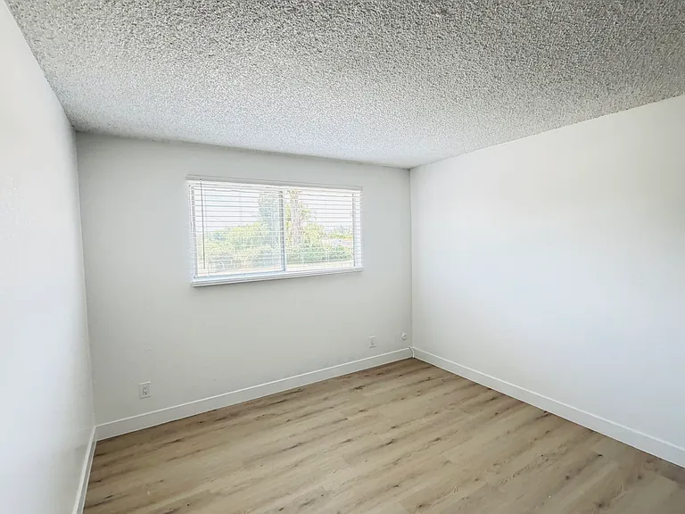 21049 Bryant St #9 — Photo 18
