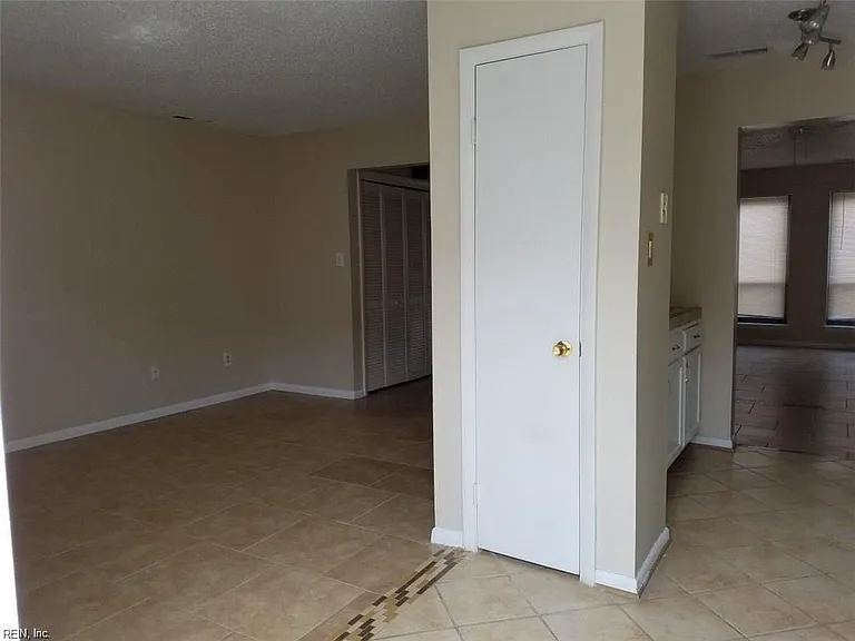 3647 Smokey Chamber Dr — Photo 31