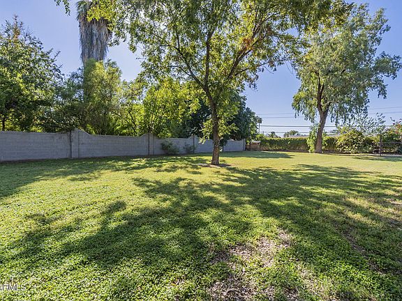 3rd image of 1713 W LAS PALMARITAS Drive