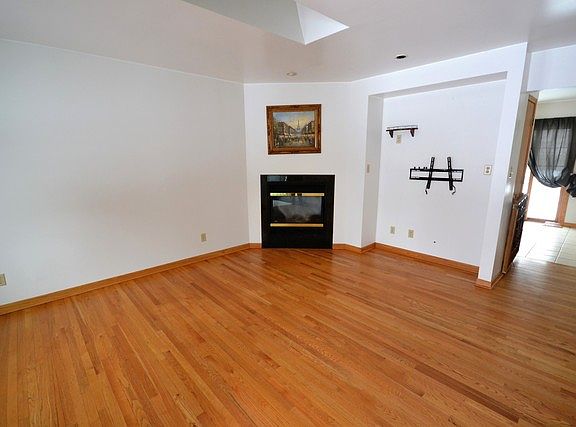 4th image of 138 Calkins Dr