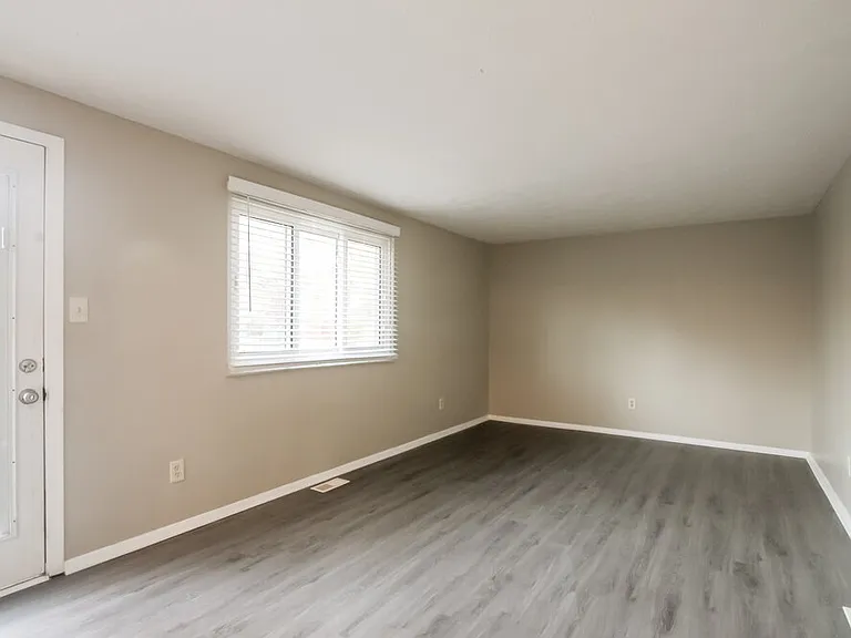 8931 Squire Ct — Photo 4