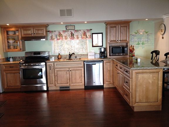 2nd image of 24525 Great View Dr