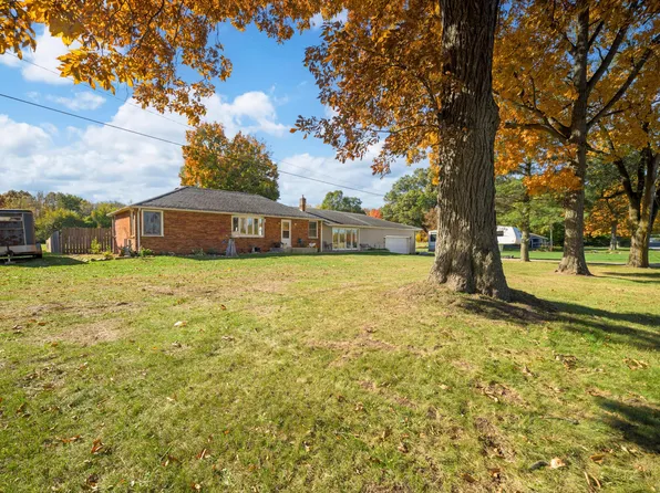 3870 Buffalo Rd, Buchanan, MI 49107