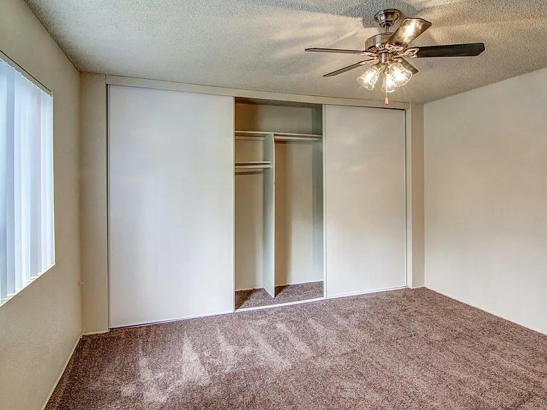 Covina Palms Apartments — Photo 22