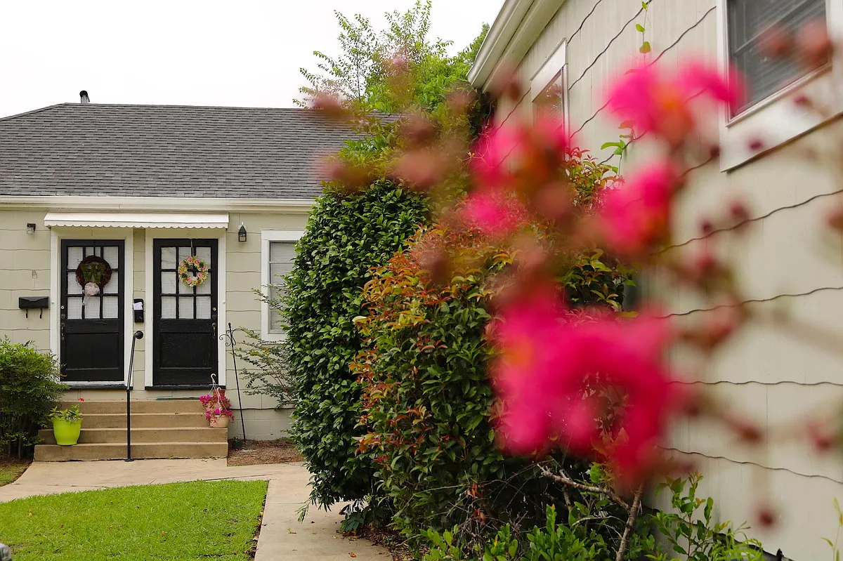 Evan Arms Apartments - 912 Oxmoor Rd