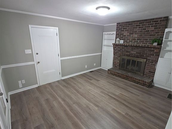 3rd image of 360 Pinkney Street