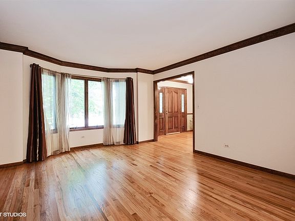3rd image of 2 Peterson Ct