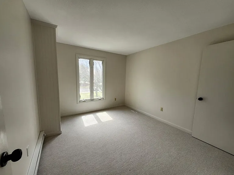 10 Winston Ct — Photo 5