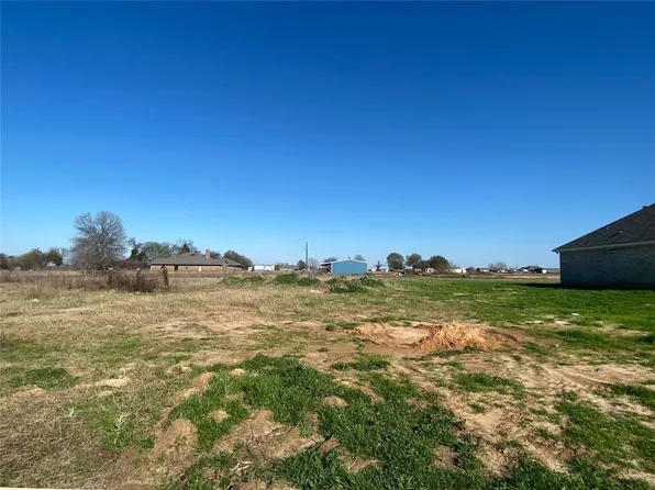 12457 Maplewood Dr, Lindale, TX 75771