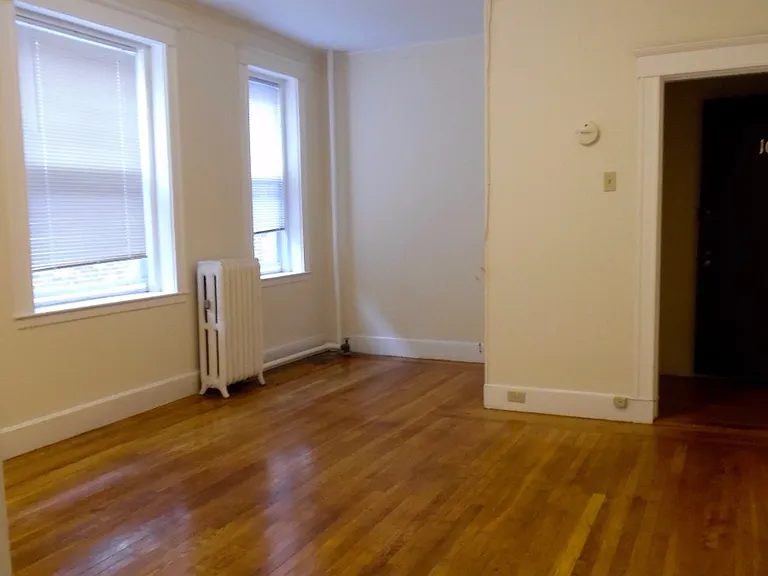 94 Queensberry St. — Photo 7