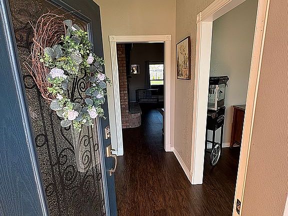 3rd image of 10 Park Place Cir