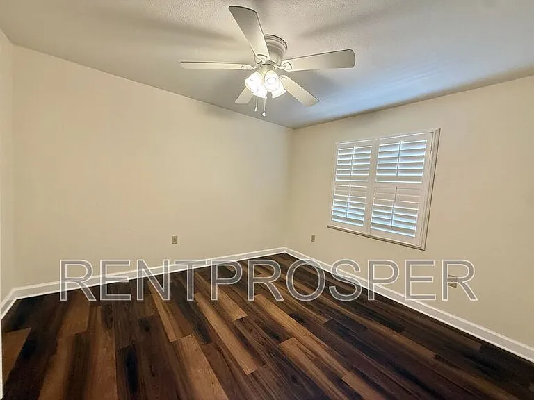 1100 Delaney Ave #F201 — Photo 10