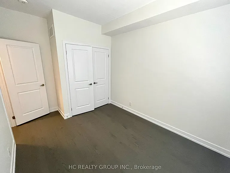 24 Guardhouse Cres — Photo 7