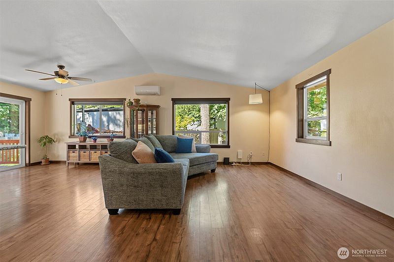 4th image of 44303 Pine Road