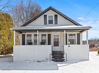 11 W Sand Lake Rd, Wynantskill, NY 12198