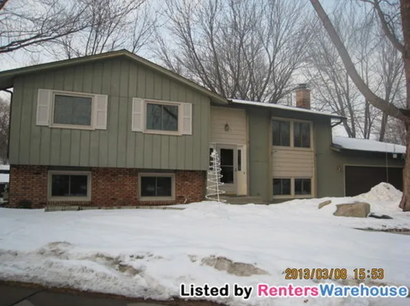 242 Stephens Ct, Chaska, MN 55318