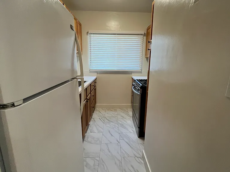 2307 Kenmere Ave — Photo 6