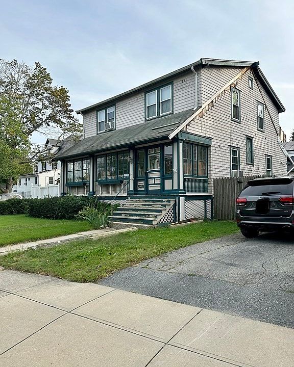525 Weetamoe St, Fall River, MA 02720 Zillow