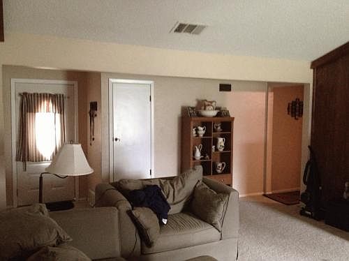 2nd image of 909 Kristin Ln