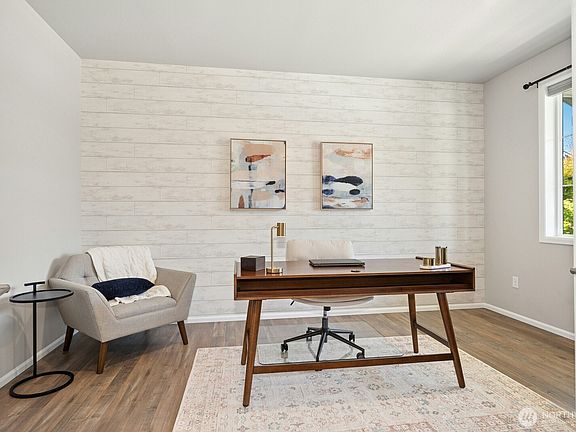 4th image of 19130 129th Street E