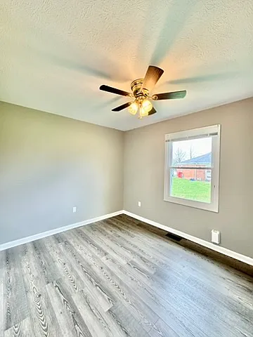 2024-2026 Hickory Hill Dr #2024 — Photo 3